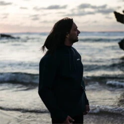 Mystic Star Sweat 2mm Neoprene Hoodie 12 Mystic Star Sweat 2mm Neoprene Hoodie -Mystic || Rip Curl || GILL Shop 202320Mystic20Star20Sweat202mm20Neoprene20Hoodie2021013120 20Black20Lifestyle202.700x700