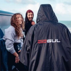 GUL Evorobe Changing Robe -Mystic || Rip Curl || GILL Shop 32263 202320GUL20Evorobe20Hooded20Changing20Robe20AC012820 20Black20Lifestyle203.700x700