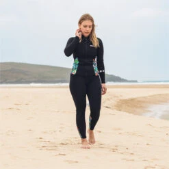 GUL Womens Luna7 Front Zip SUP Wetsuit Jacket -Mystic || Rip Curl || GILL Shop 39995 202320Gul20Womens20Luna720Front20Zip20SUP20Wetsuit20Jacket20LA6301 C120 20Black2020Jungle20Lifestyle202.700x700