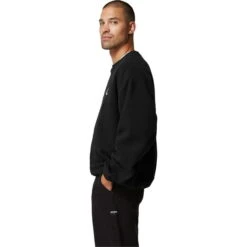 Mystic The Heat Box Crew -Mystic || Rip Curl || GILL Shop 41720 202220Mystic20Mens20The20Heat20Box20Crew2035104.23005120 20Black20Model20Side.700x700