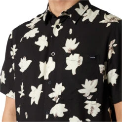 Mystic Mens Bloom Shirt -Mystic || Rip Curl || GILL Shop 44349 202320Mystic20Mens20Bloom20Shirt2035105.23014120 20Black20 20Close20Up.700x700
