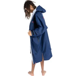 Dryrobe Advance Long Sleeve Change Robe V3 -Mystic || Rip Curl || GILL Shop 44394 202320Dryrobe20Advance20Long20Sleeve20Changing20Robe20Poncho20DALSV320 20Navy20Blue2020Grey20side202.700x700