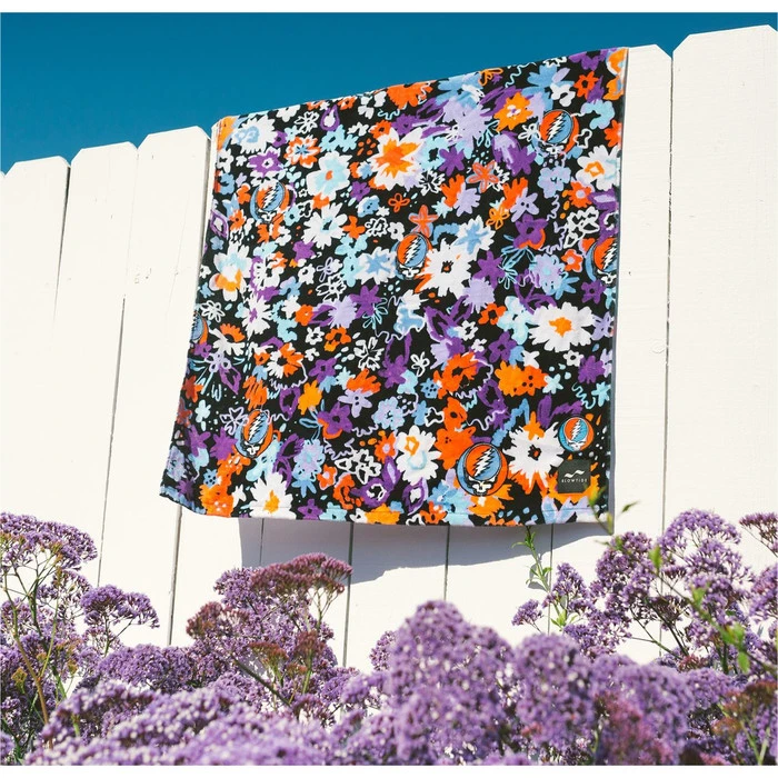 Slowtide Dead Flowers Beach Towel 6 Slowtide Dead Flowers Beach Towel - Image 4