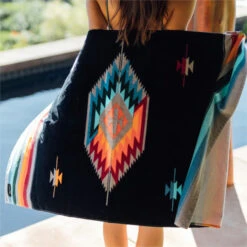 Slowtide Valen Beach Towel -Mystic || Rip Curl || GILL Shop 45979 202320Slowtide20Valen20Beach20Towel20SMST44920 20Black203.700x700