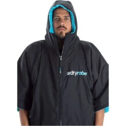 Dryrobe Advance Short Sleeve Changing Robe 13 Dryrobe Advance Short Sleeve Changing Robe -Mystic || Rip Curl || GILL Shop Dryrobe Advance Short Sleeve Premium Outdoor Change Robe DR100 Black Blue Hood.700x700